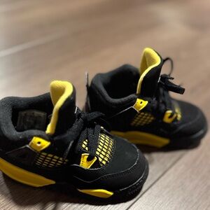 🖤💛 Jordan 4 Black / Yellow (Thunder) 🖤💛